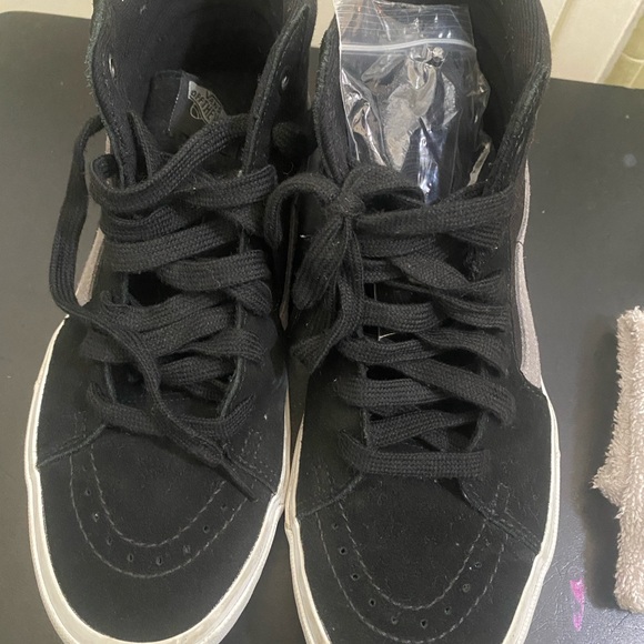 Vans Black and White High-Top Skate Shoes - Picture 3 of 4